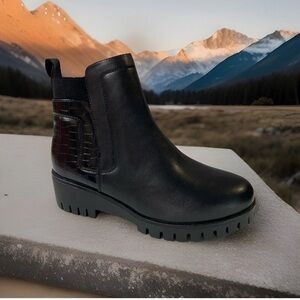 NWOT CENTRO Point Faux Leather Black Ankle Boots Chelsea Hiker Women Sz 9